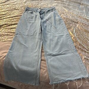 Abercrombie & Fitch Light Wash Wide-Leg Jeans size 27